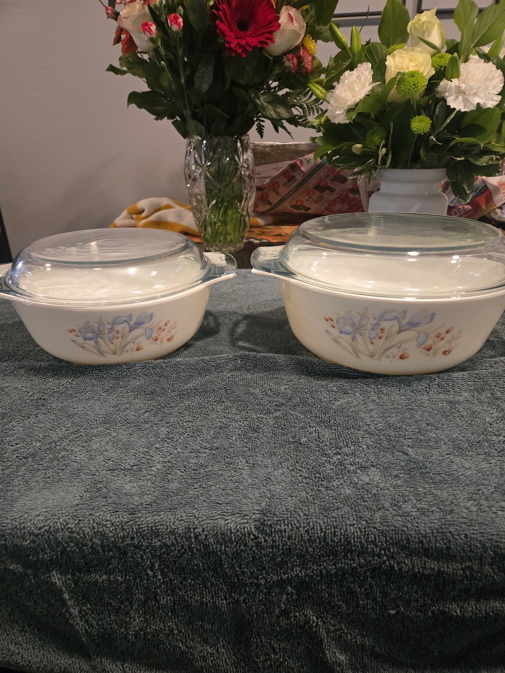 Vintage JAJ Pyrex England Blue Iris Casserole Set of 2 with Lids Model 451 & 452